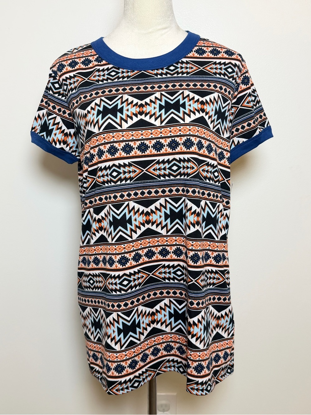 NWT Lularoe Liv Shirt Womens Soft Stretch Casual Comfort Top Aztec Tribal Print